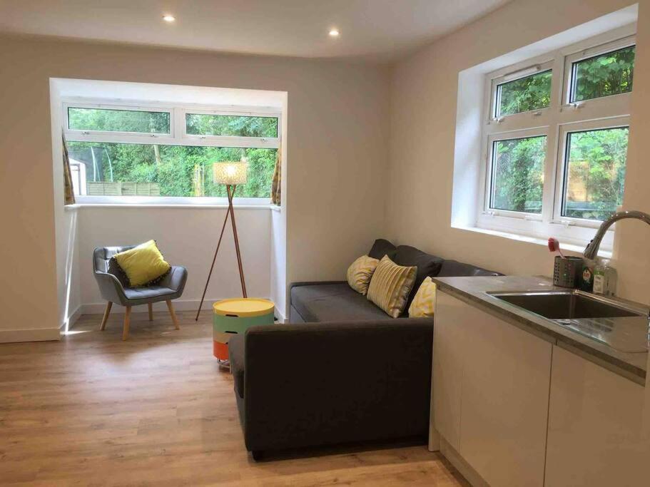 Bright And Spacious Annex Near Lymington With Private Garden ภายนอก รูปภาพ