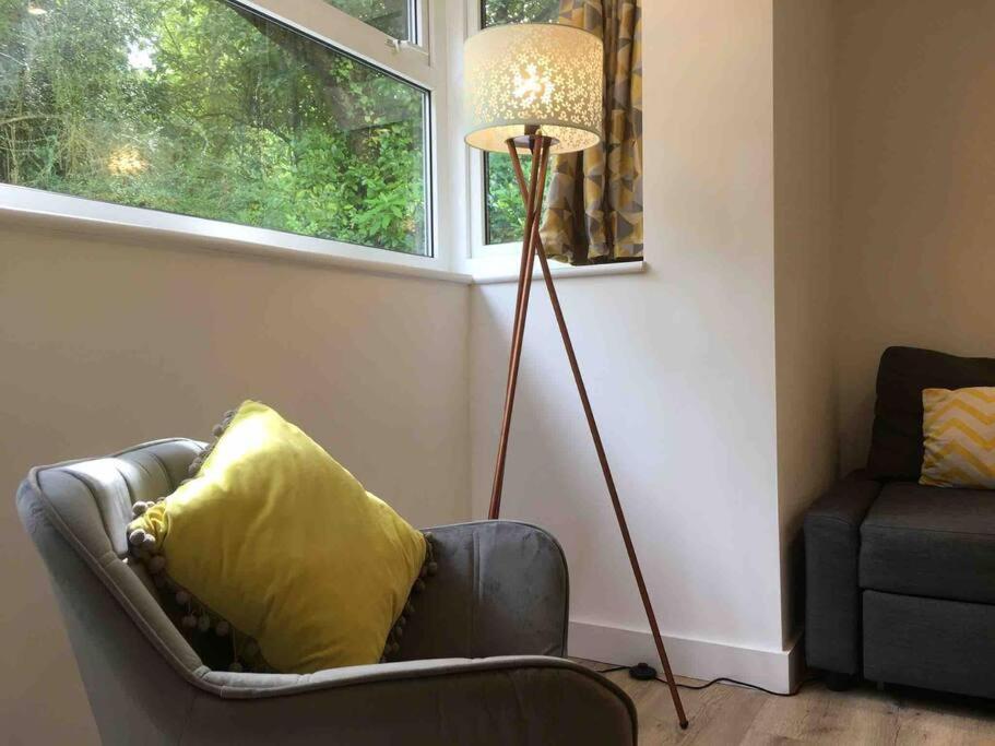 Bright And Spacious Annex Near Lymington With Private Garden ภายนอก รูปภาพ